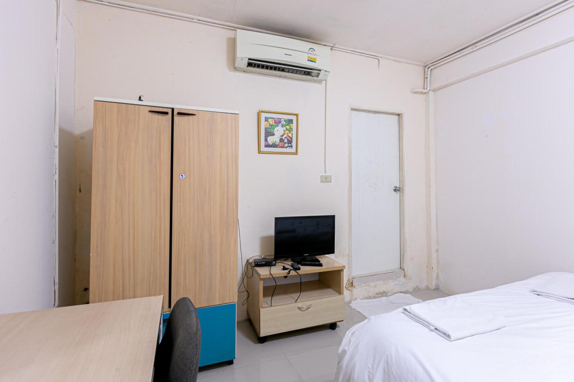 Freesia Saladaeng Silom Apartments Bangkok Exterior photo
