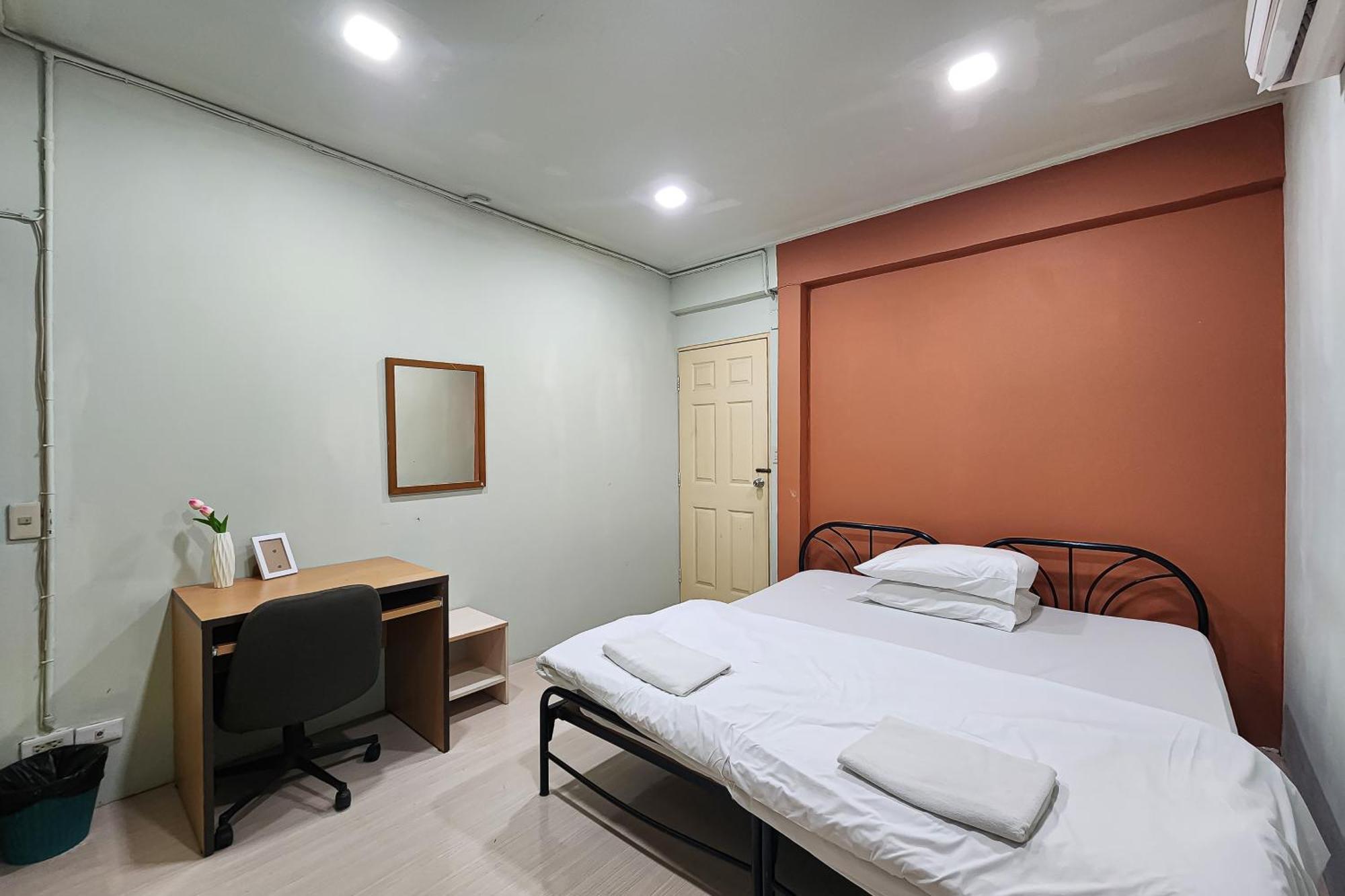 Freesia Saladaeng Silom Apartments Bangkok Exterior photo
