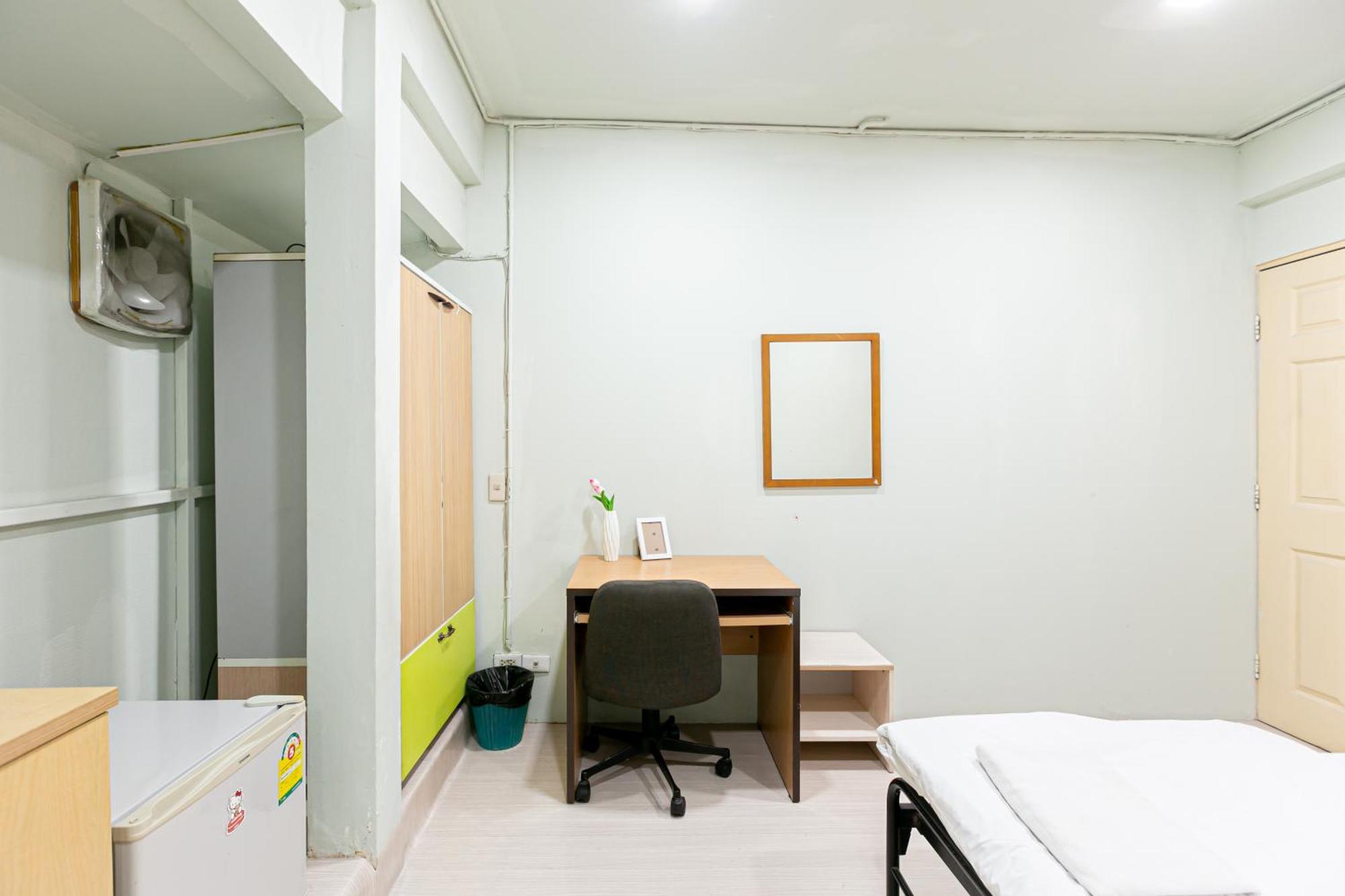 Freesia Saladaeng Silom Apartments Bangkok Exterior photo