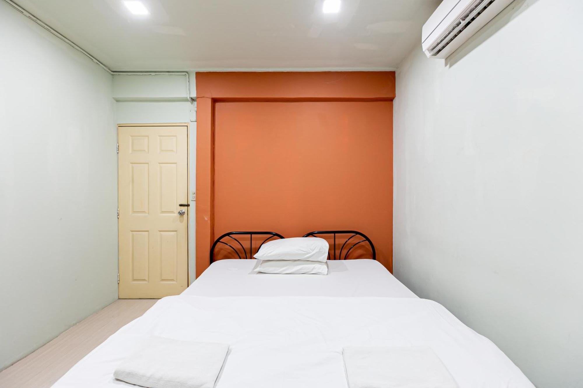 Freesia Saladaeng Silom Apartments Bangkok Exterior photo